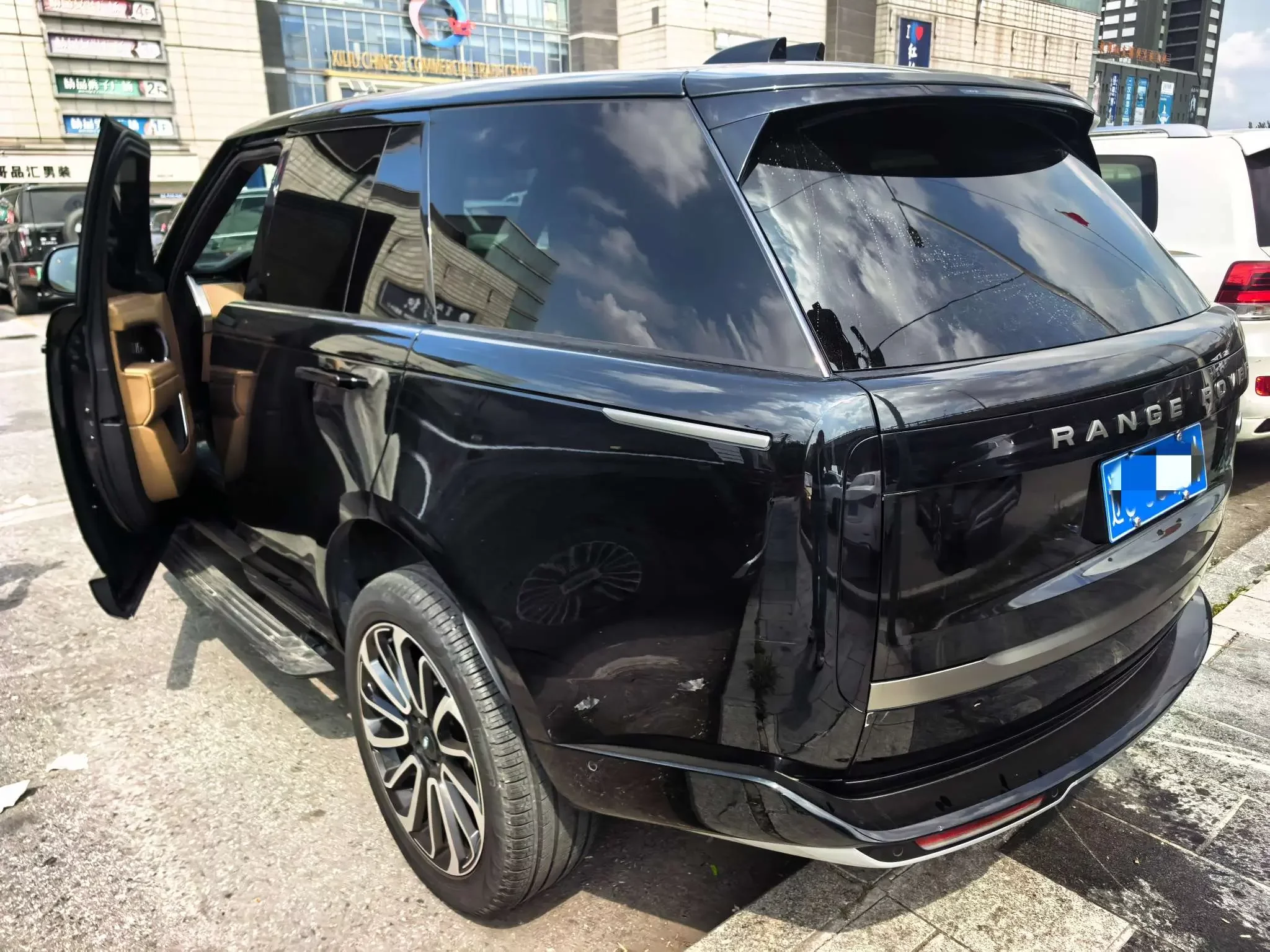 Land Rover range rover