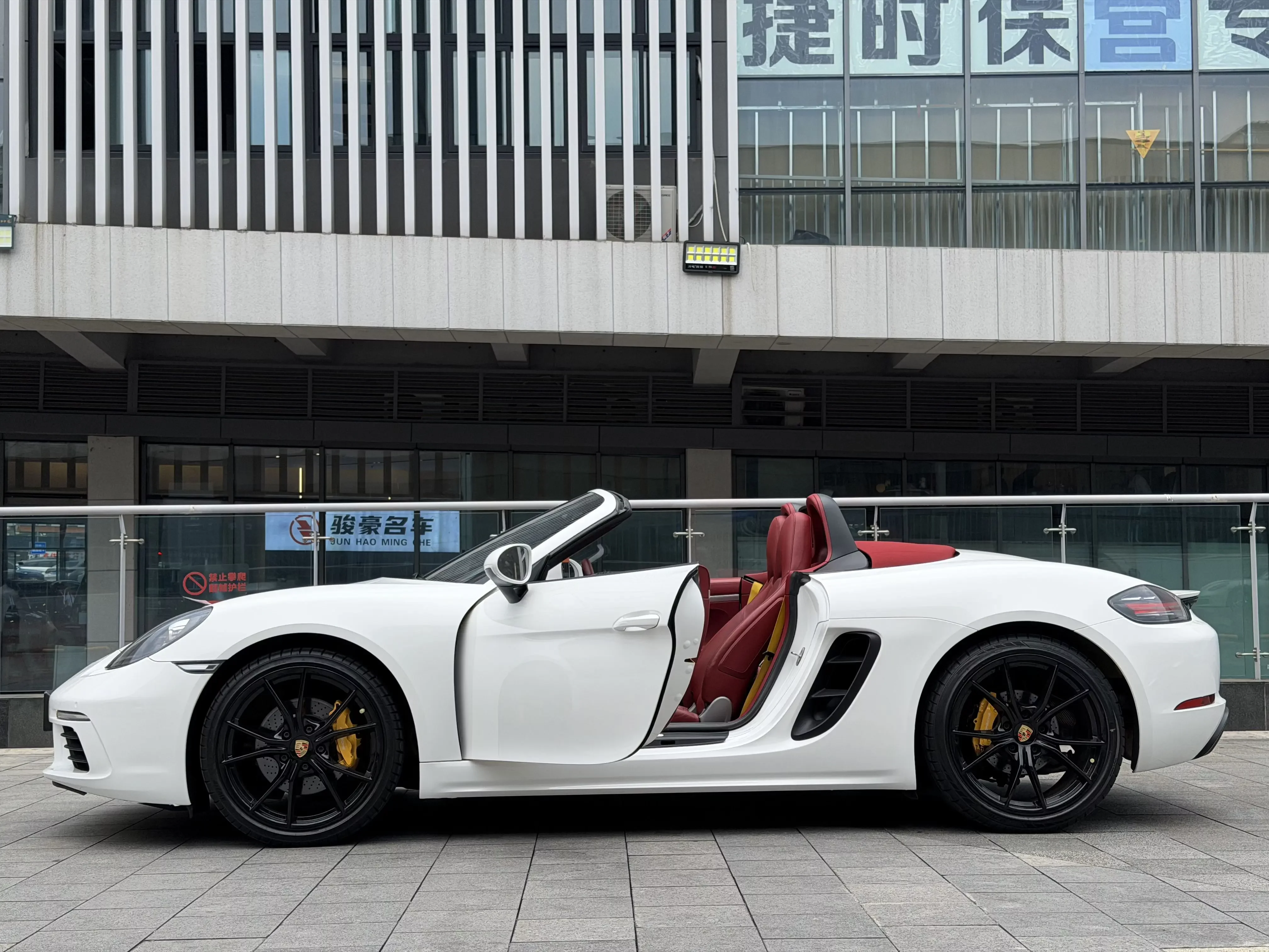 Porsche 718