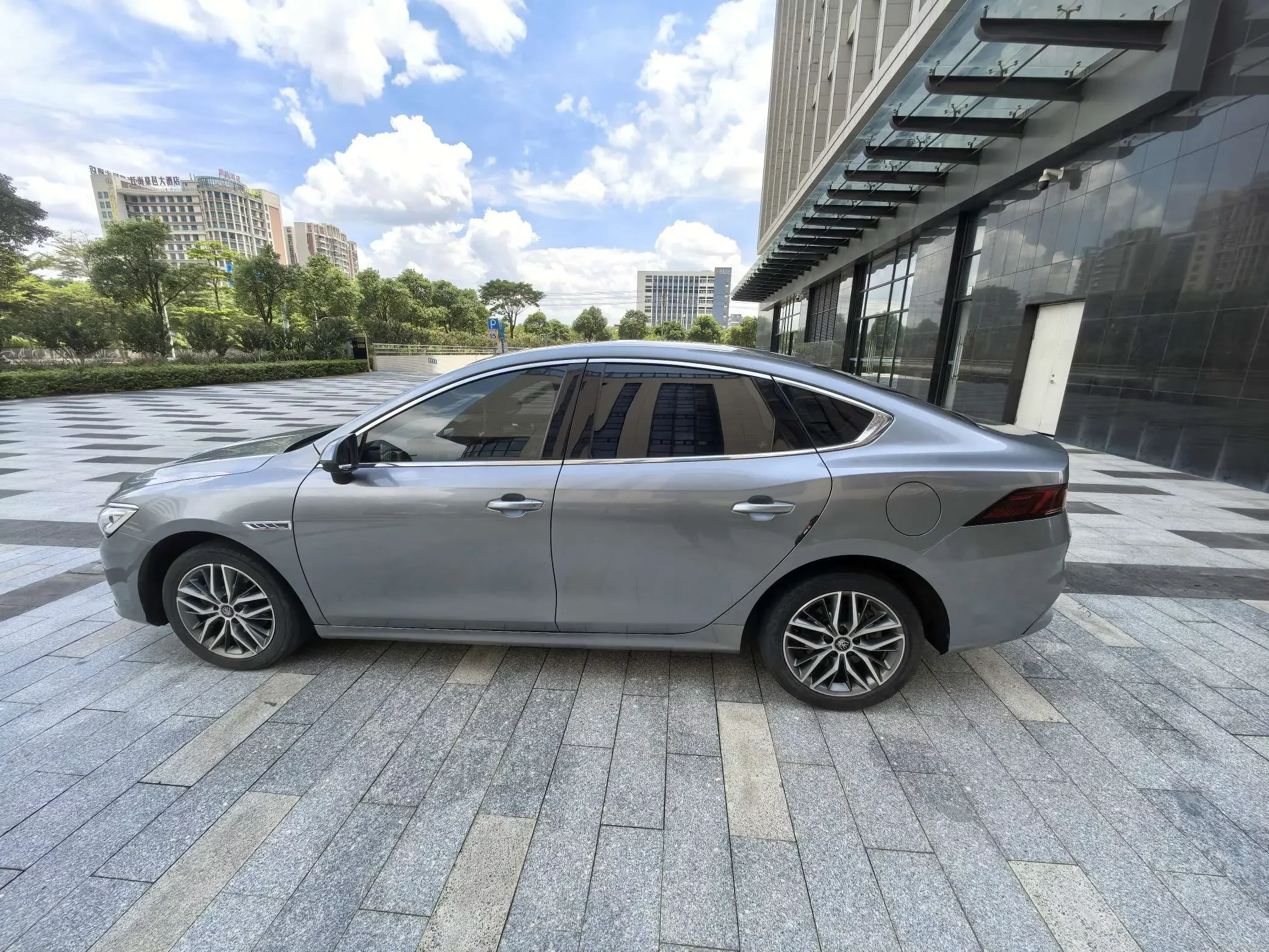 BYD Qin PLUS DM