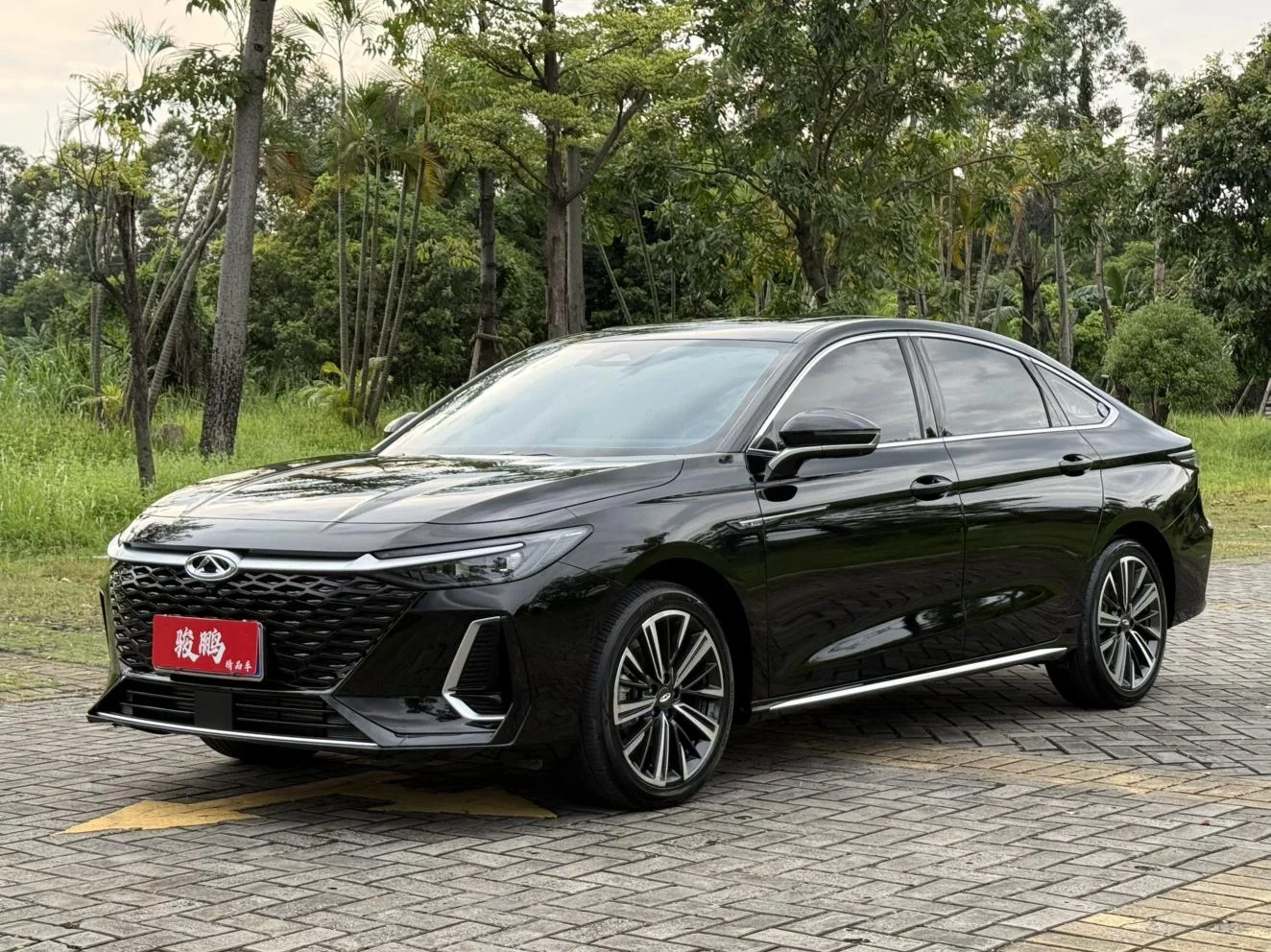 Chery Arrizo 8