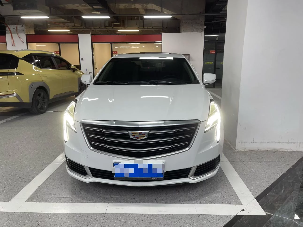 Cadillac XTS  из Китая