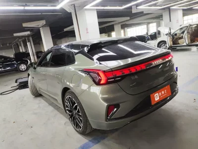 ZEEKR 001