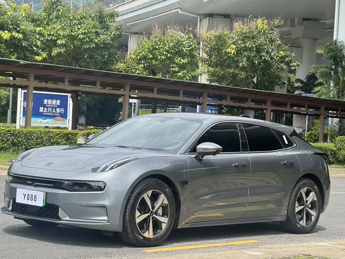 ZEEKR 001