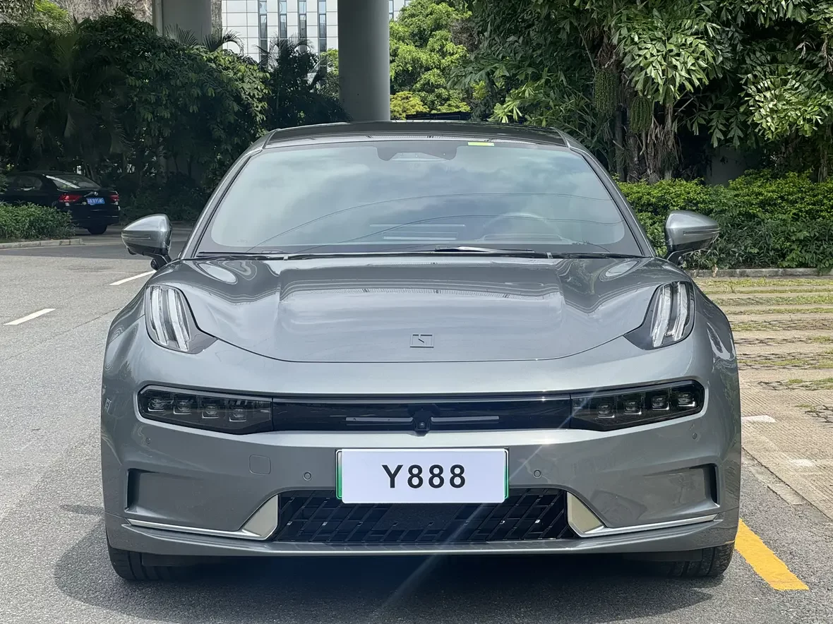 ZEEKR 001