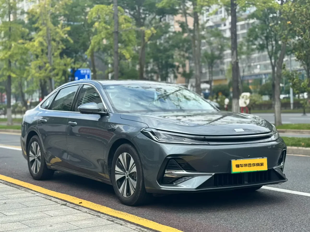 Geely Galaxy A7 EM