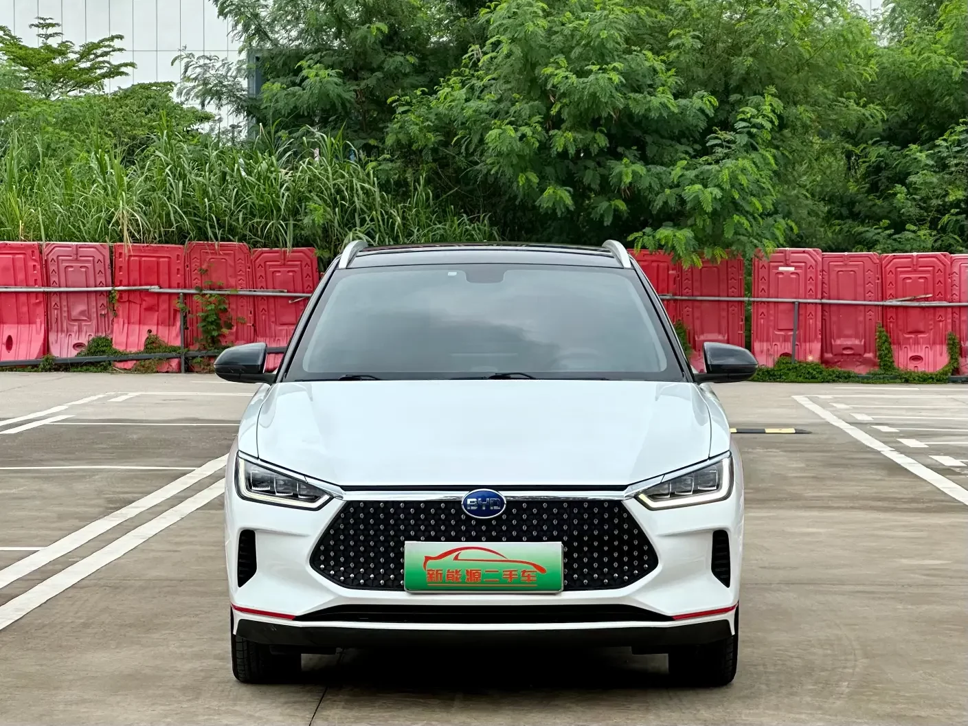 BYD e2