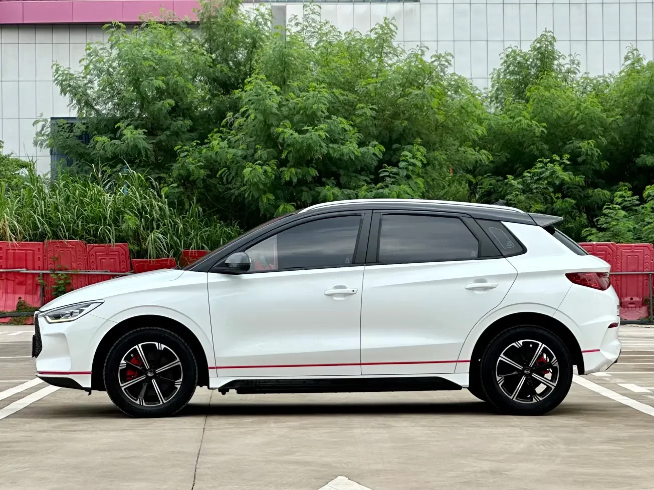 BYD e2