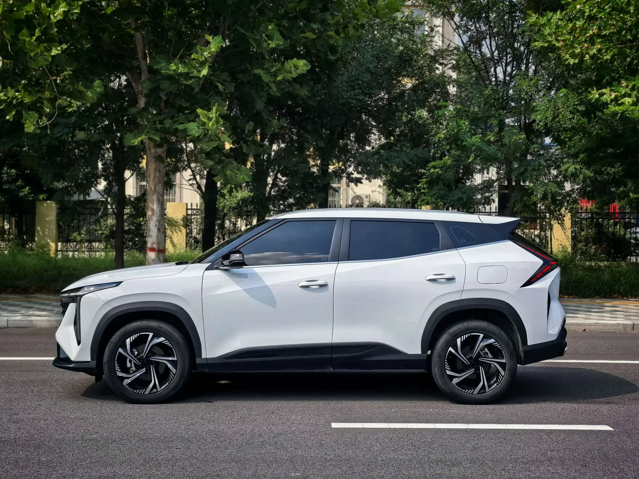 Geely Atlas
