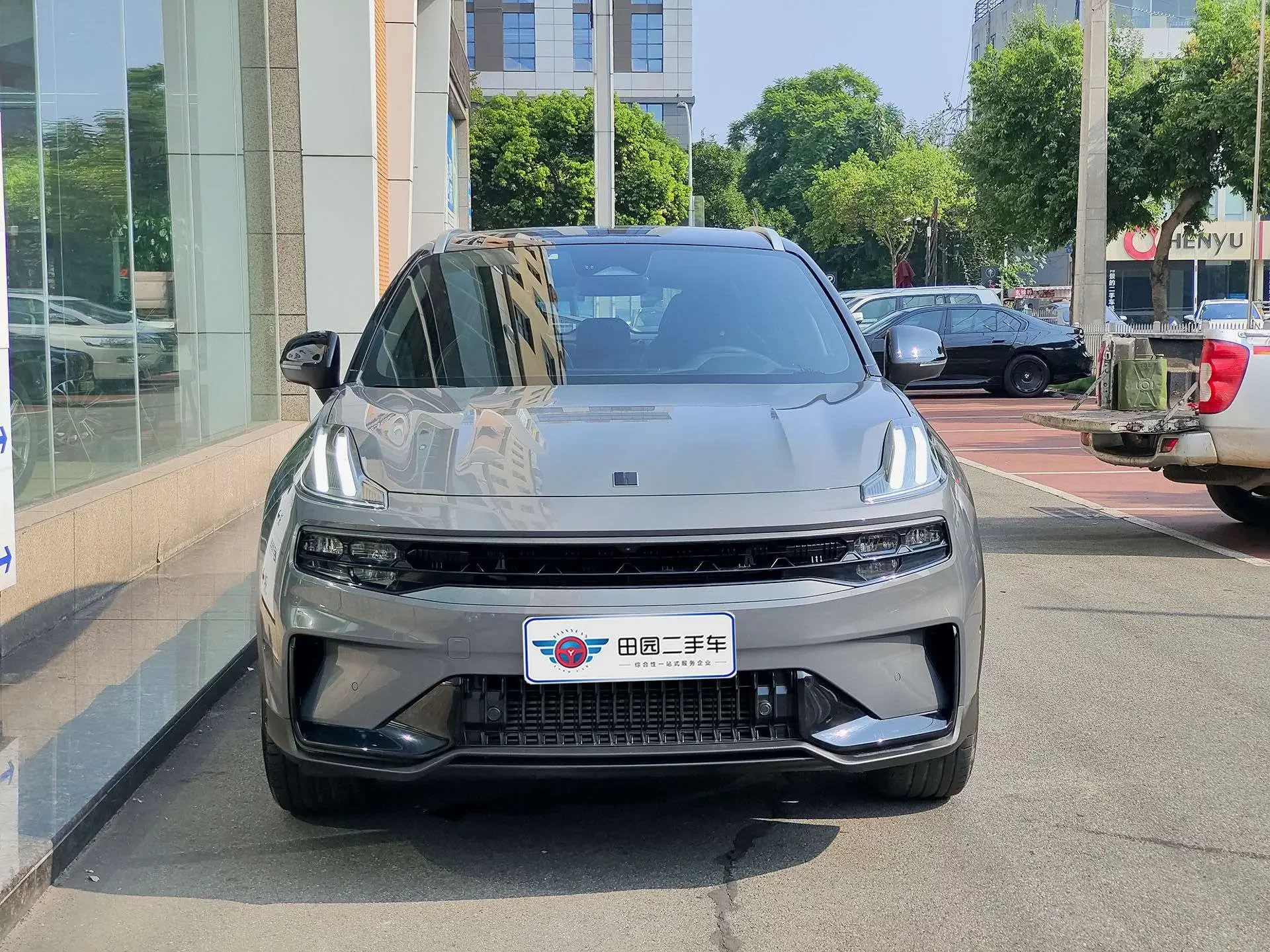 Lynk & Co 06