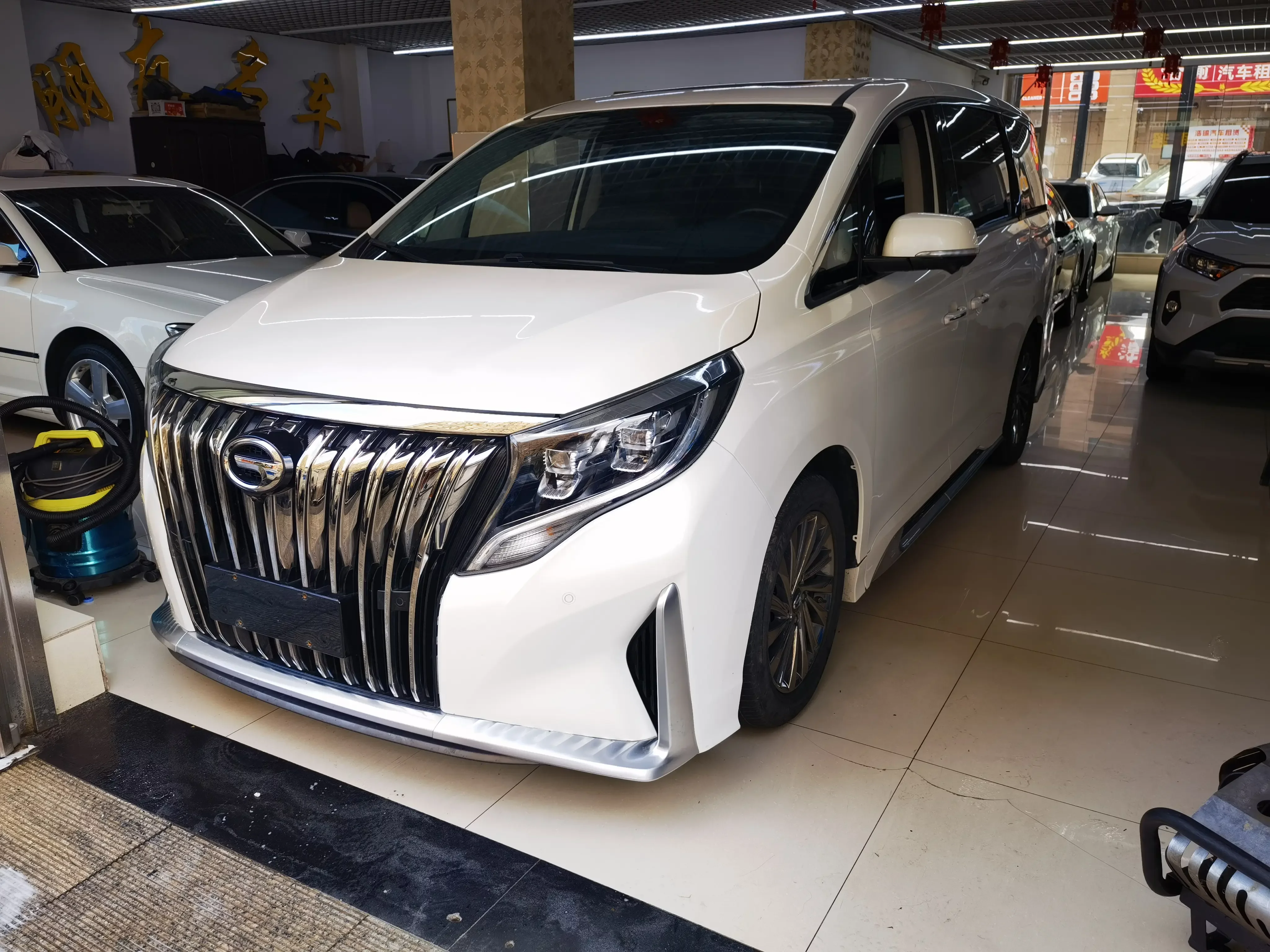 GAC Trumpchi M8