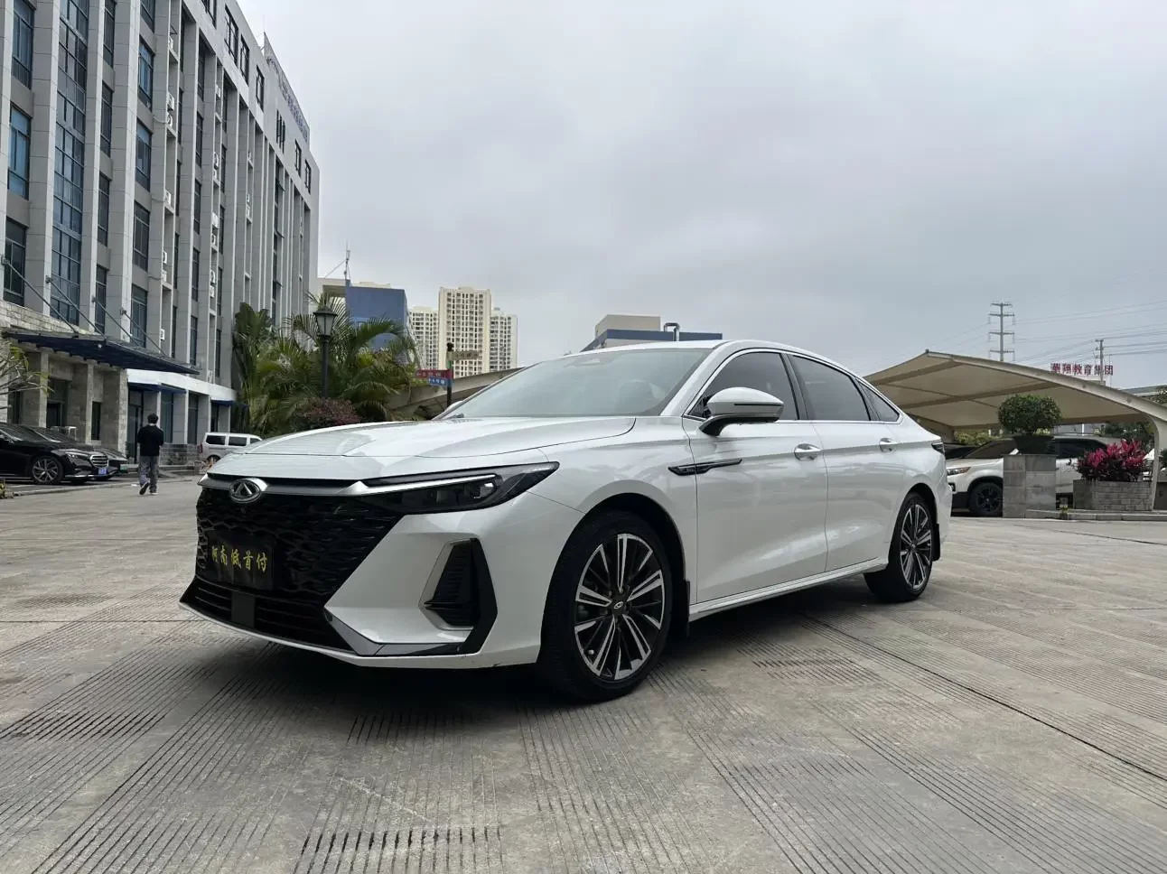 Chery Arrizo 8