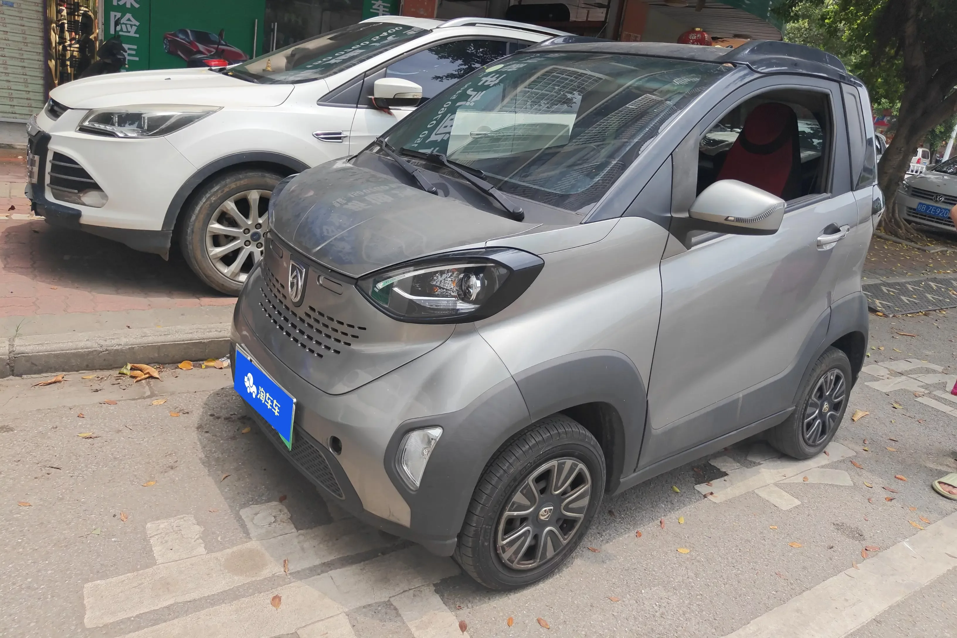 Baojun E100  из Китая