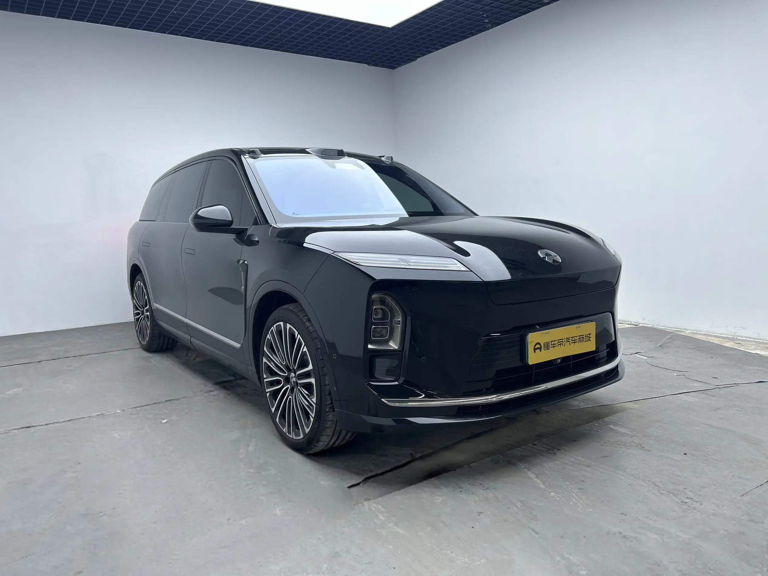 NIO ES8