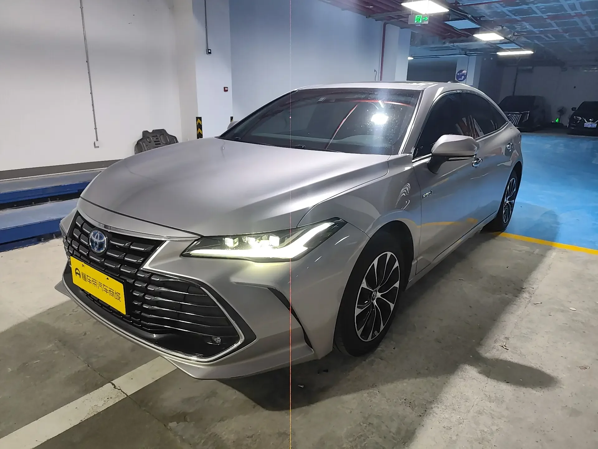 TOYOTA AVALON
