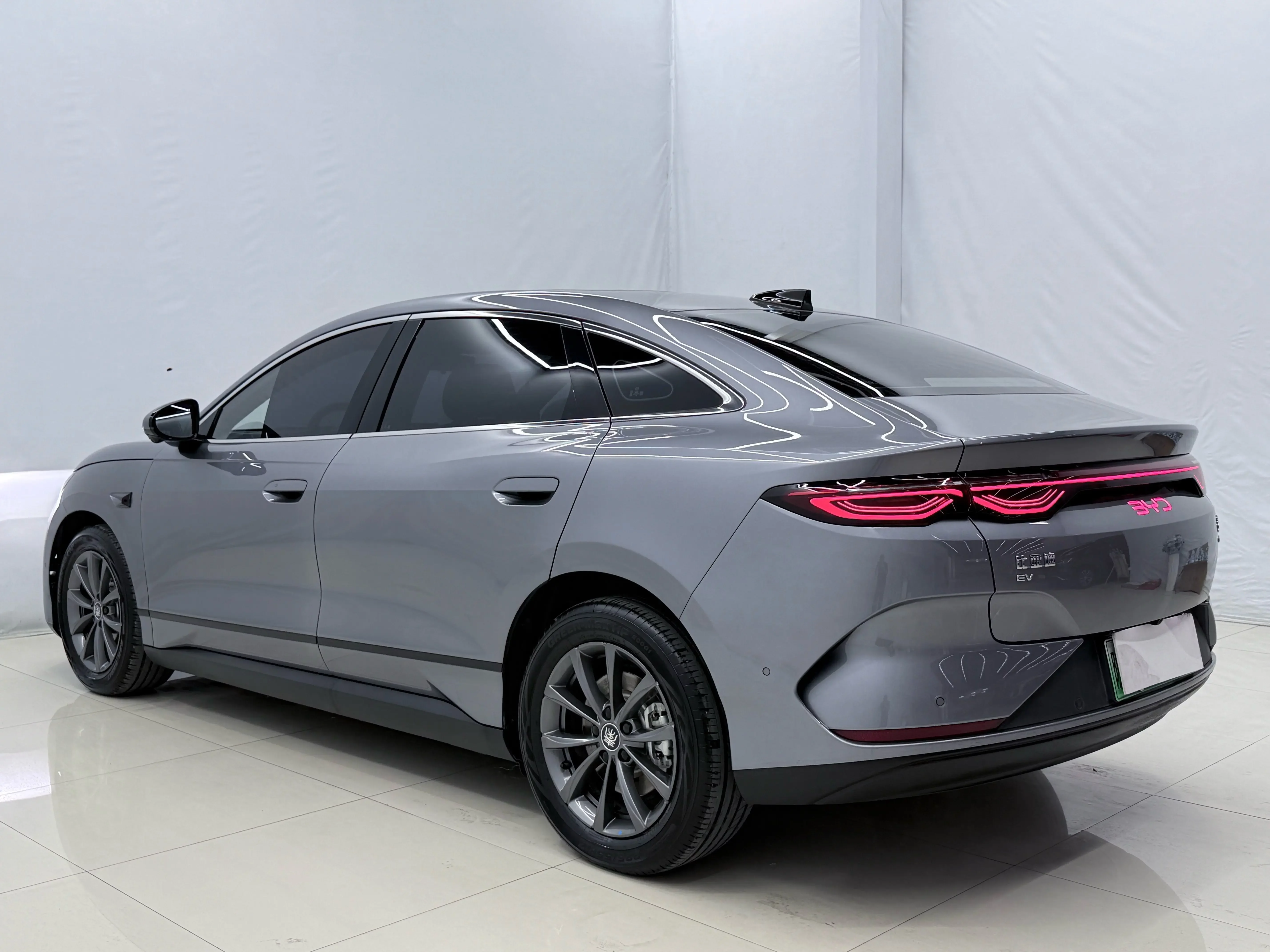 BYD Qin L EV