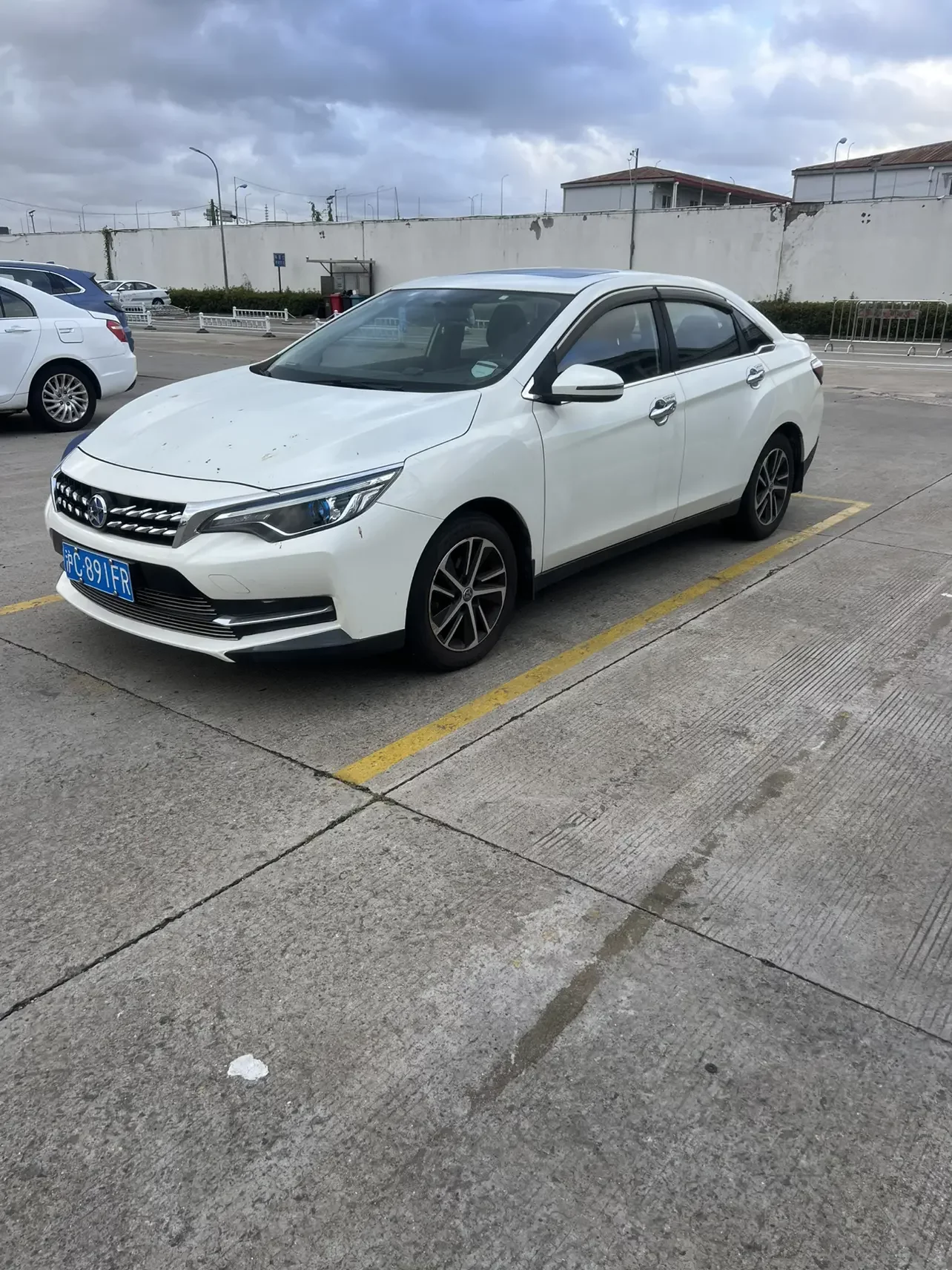 Kai Chen Venucia D60  из Китая