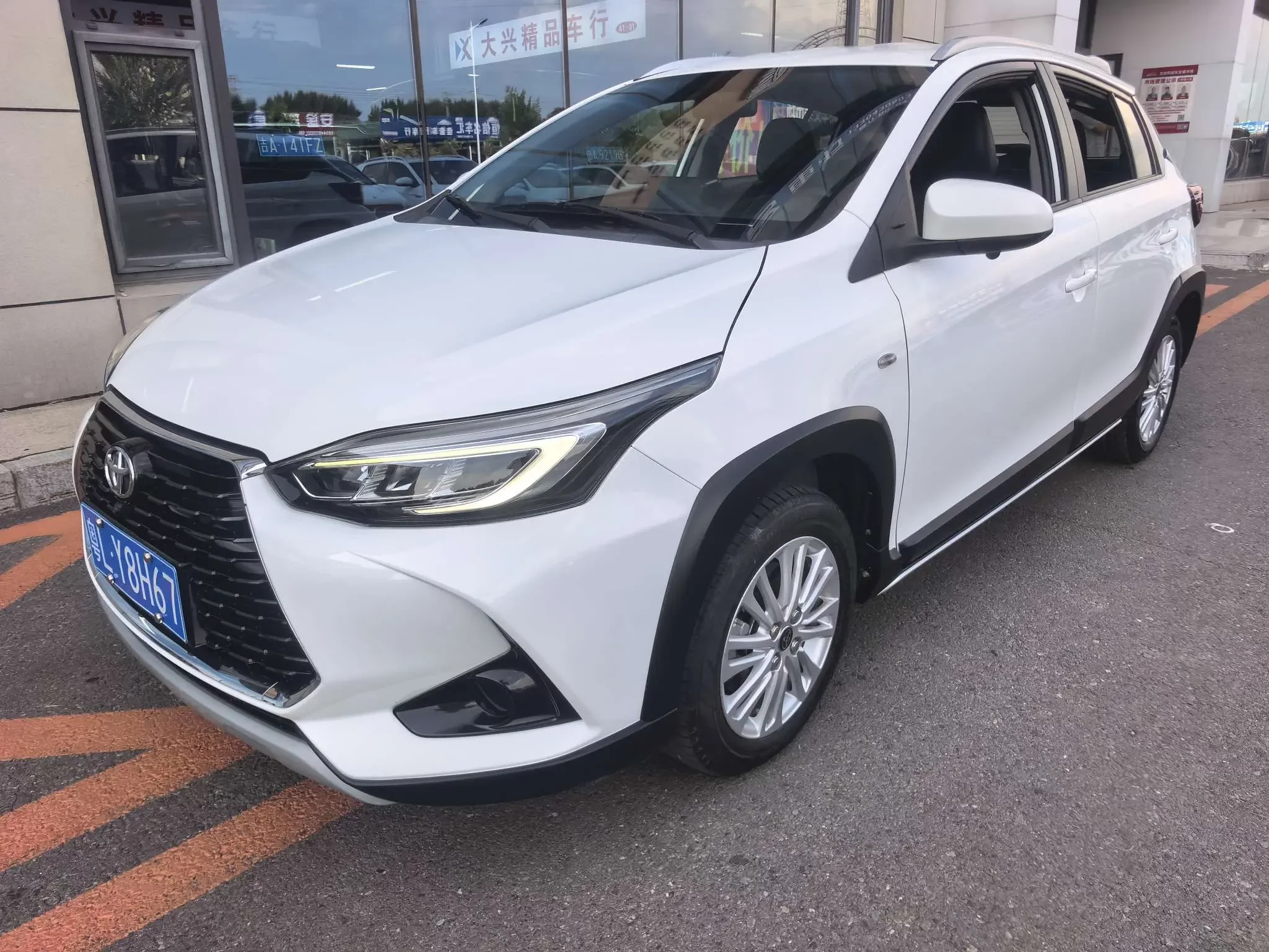 TOYOTA YARIS L