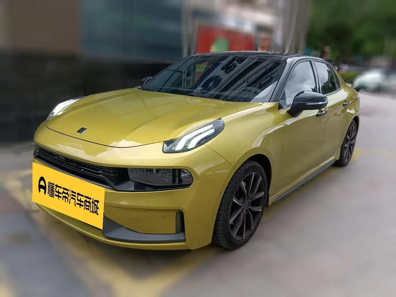 Lynk & Co 03