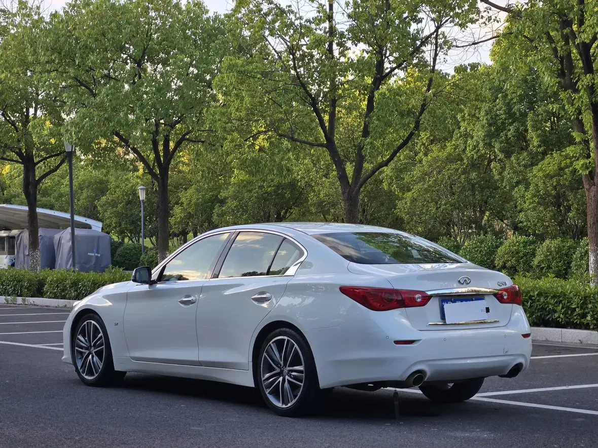 Infiniti Q50