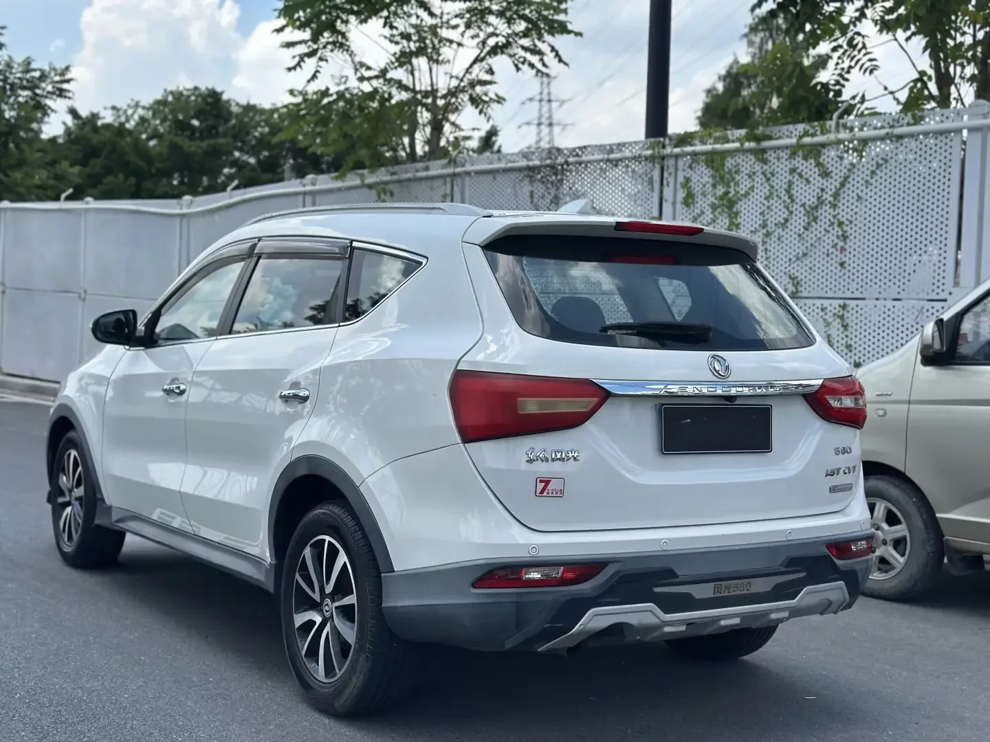 Dongfeng Fengon 580