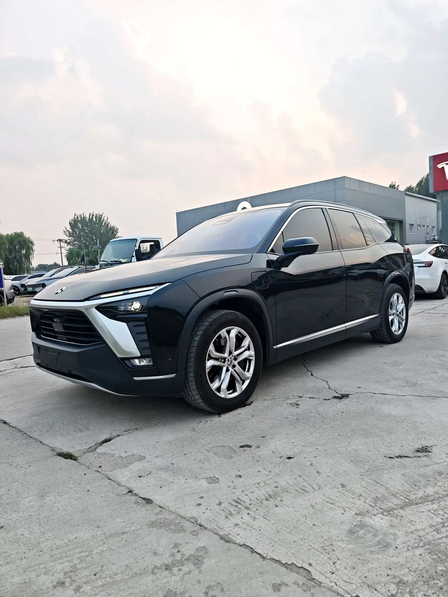 NIO ES8