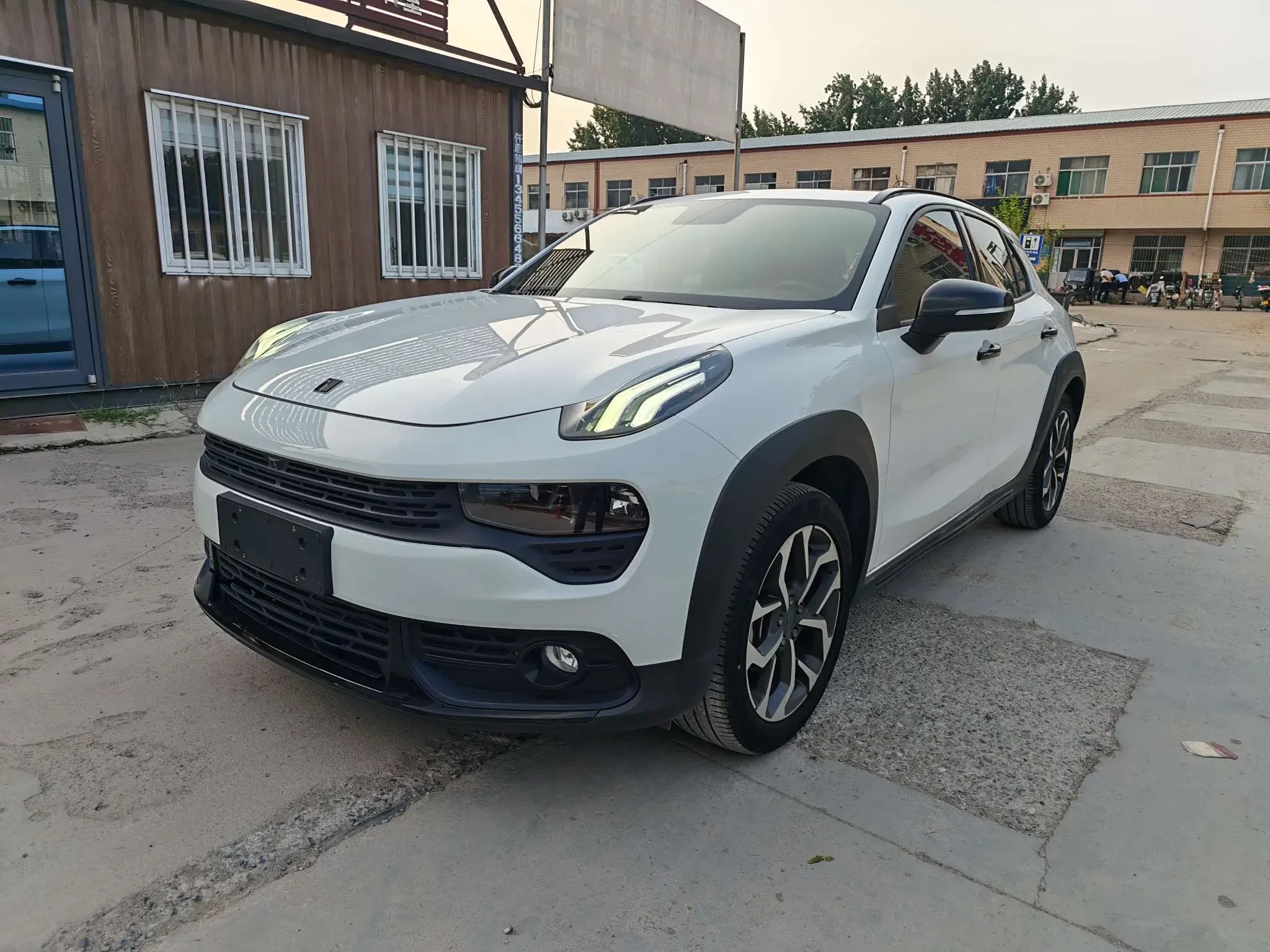 Lynk & Co 02