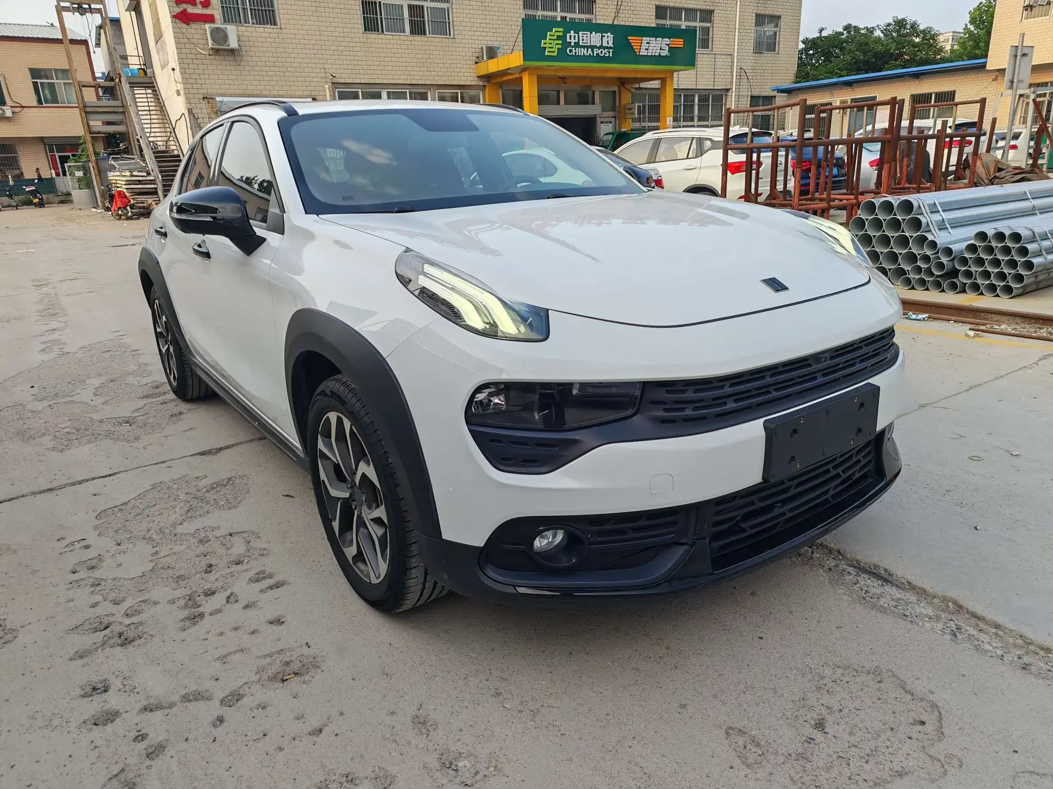 Lynk & Co 02