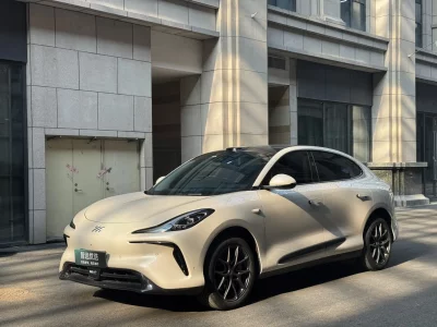 IM Motors Zhiji LS6
