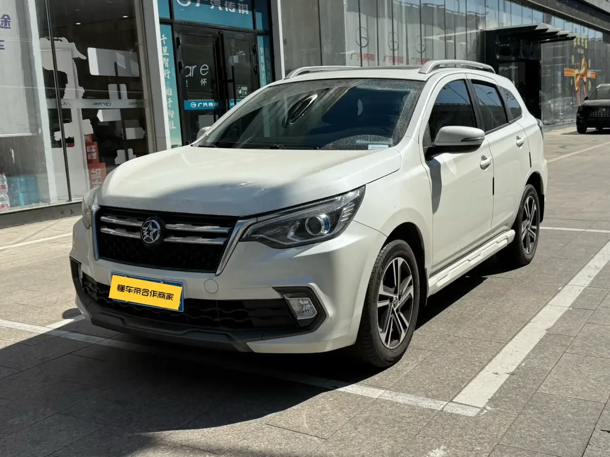 Kai Chen Venucia T70  из Китая