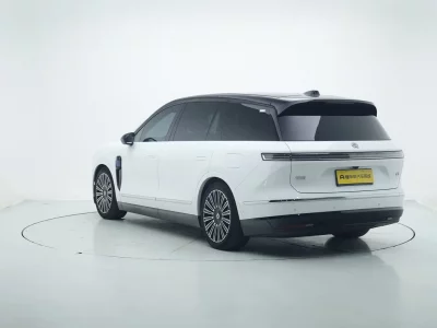 NIO ES8