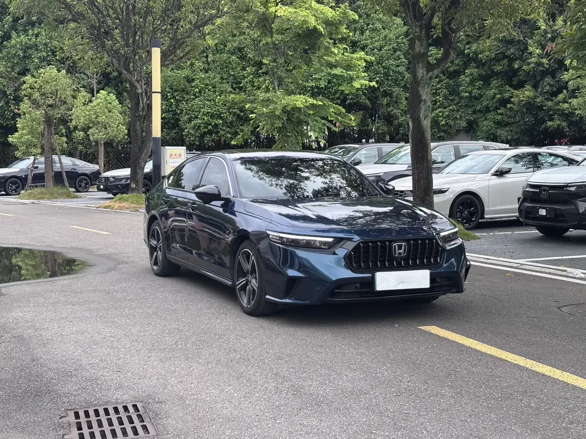 Honda Inspire (PHEV)