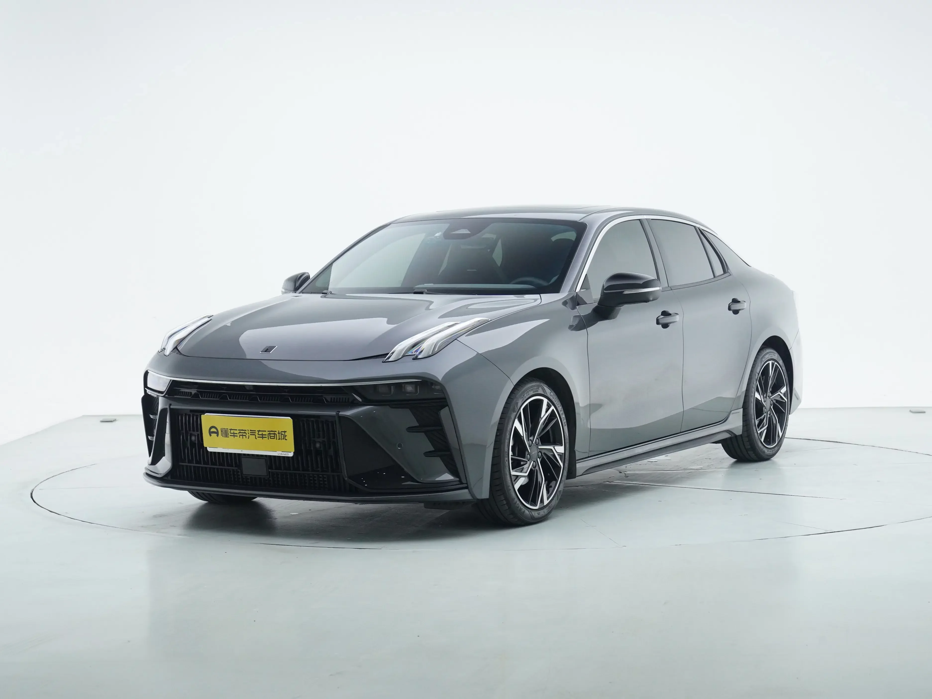 Lynk & Co 03