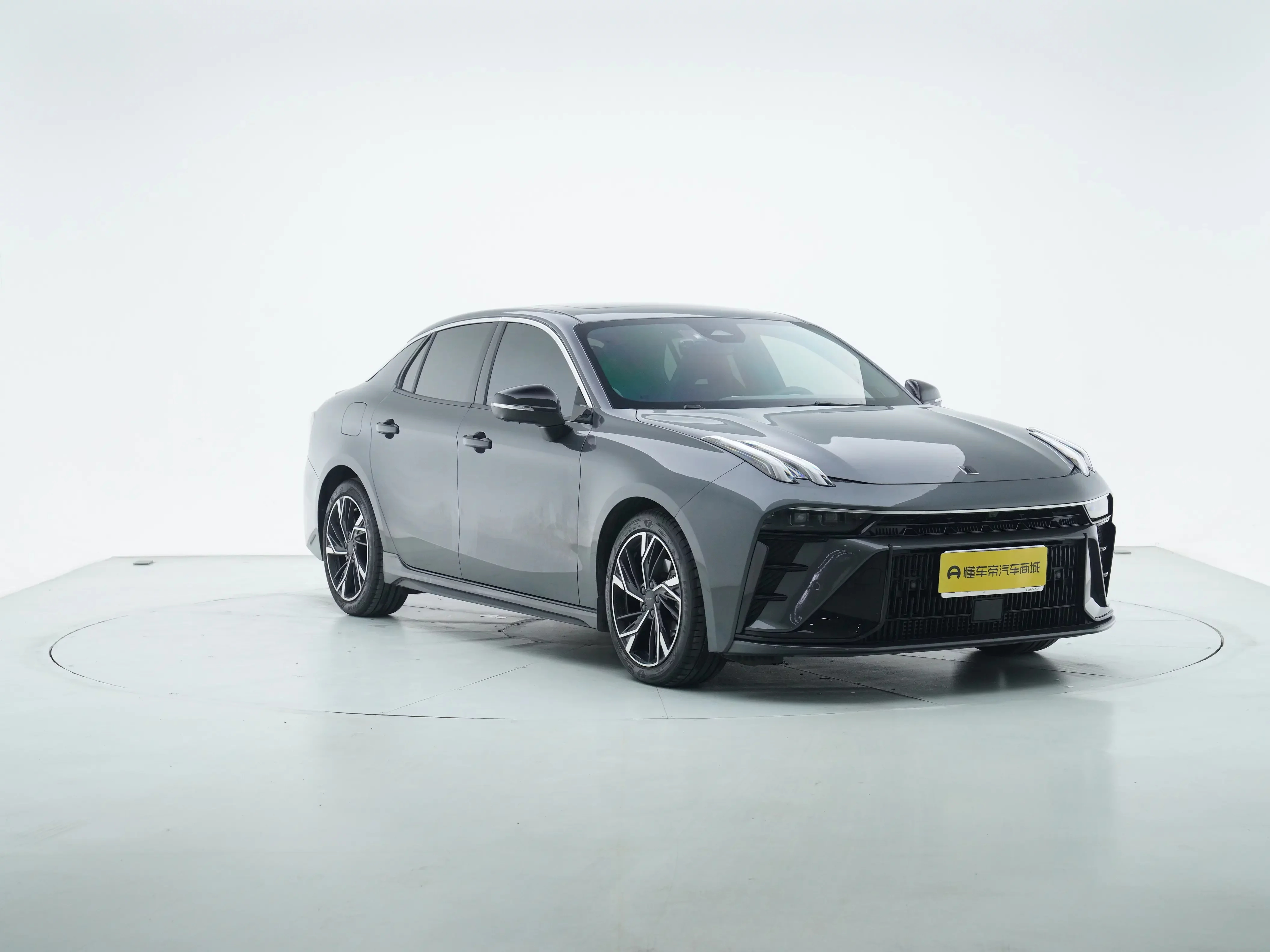 Lynk & Co 03