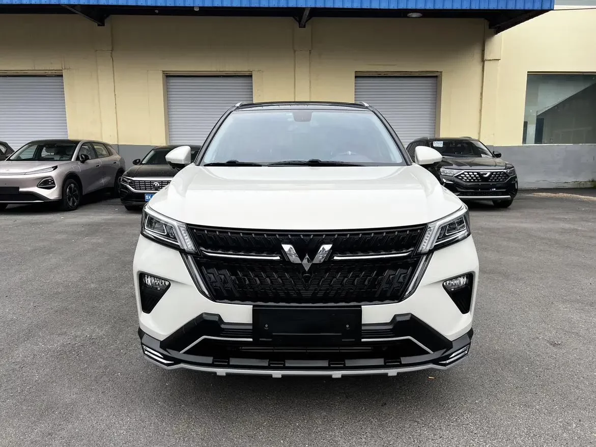 Wuling Asta