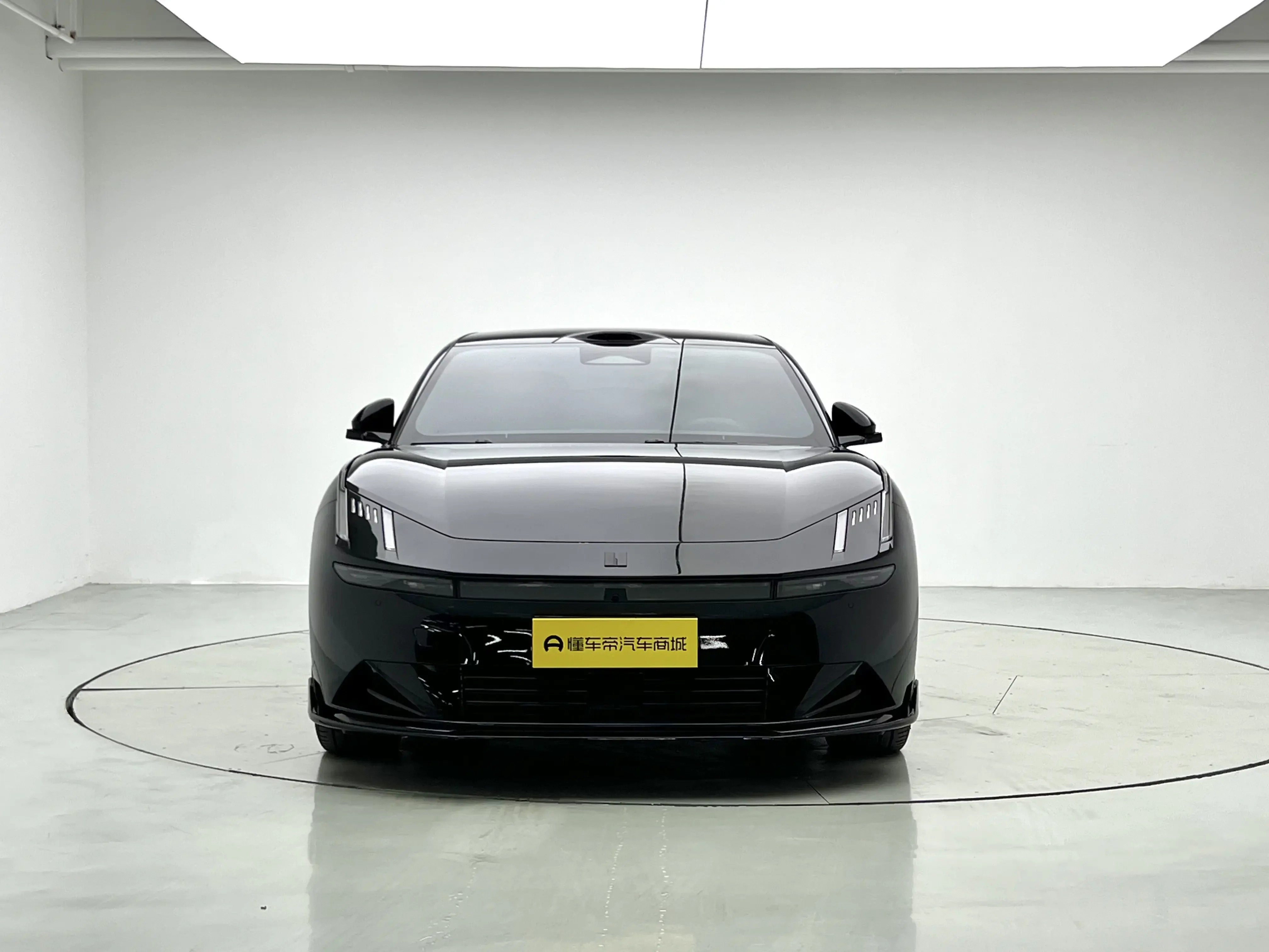 Lynk & Co 10 EM-P