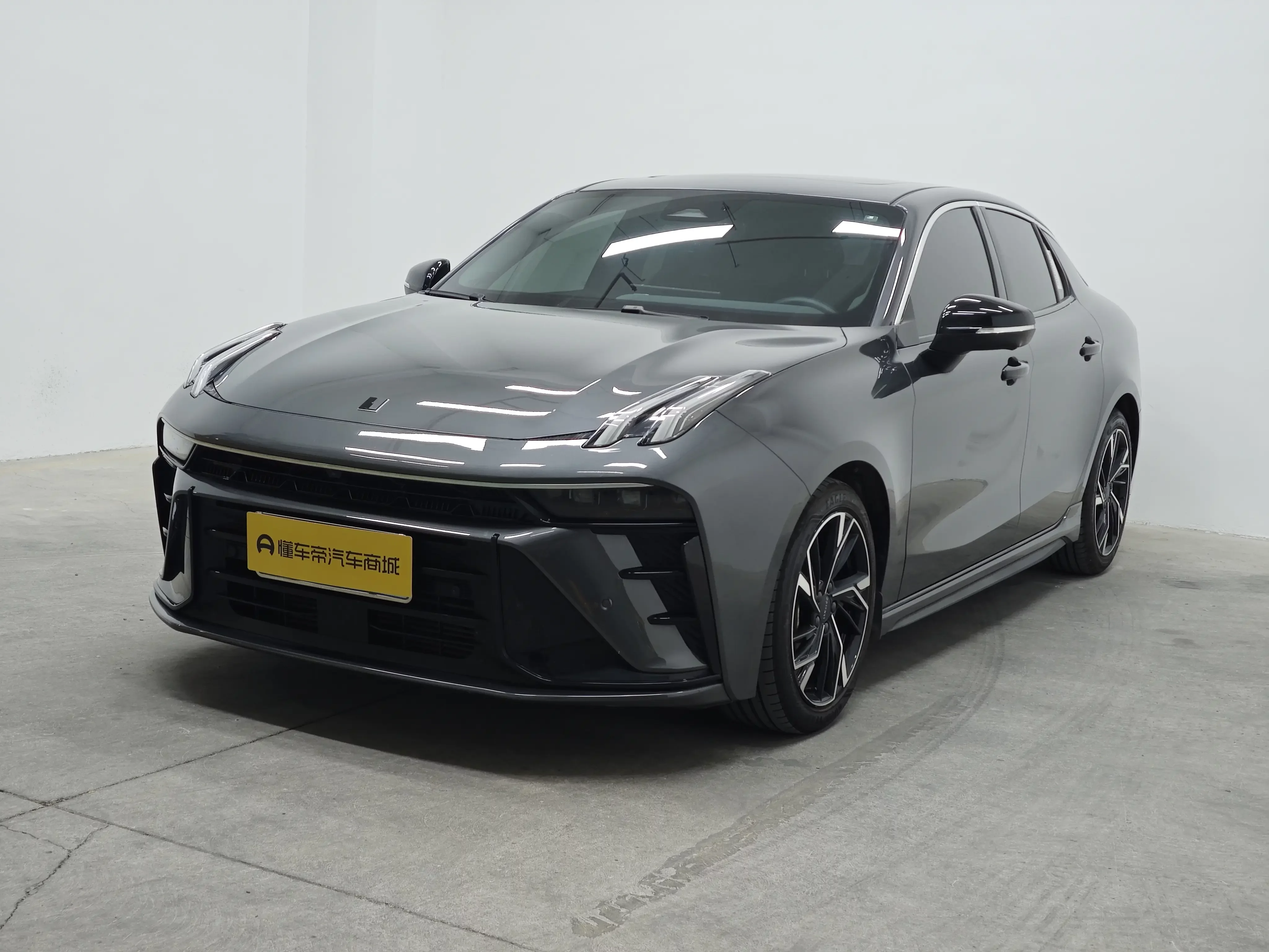 Lynk & Co 03