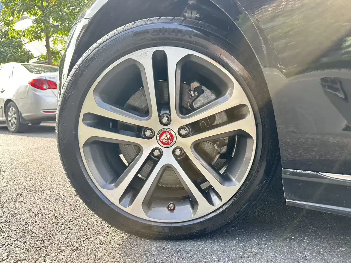 Jaguar XEL