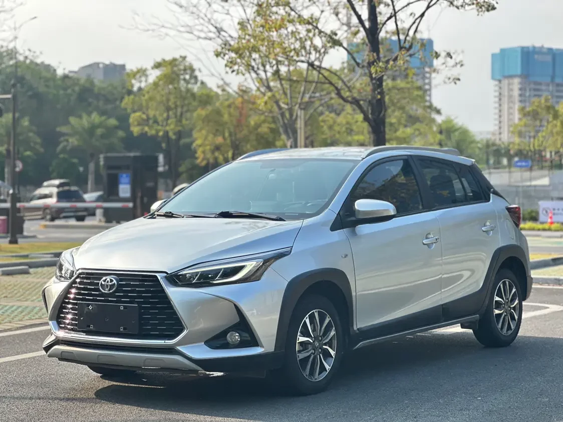 Toyota Yaris L  из Китая