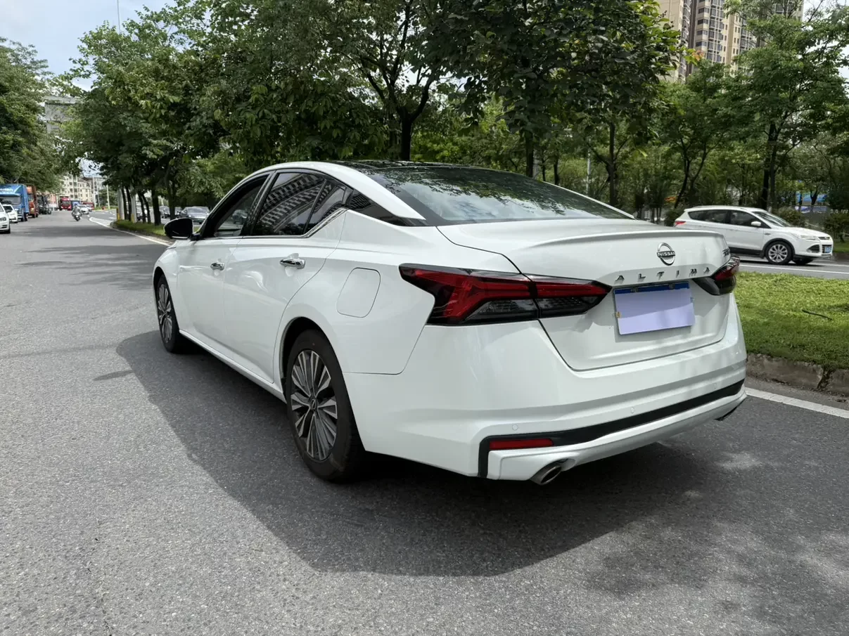 Nissan Altima