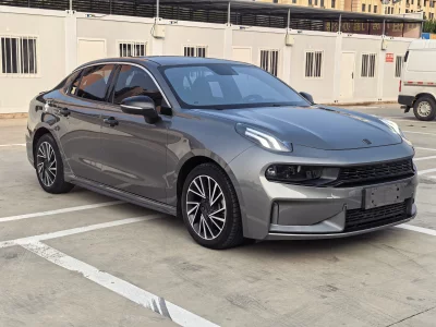 Lynk & Co 03
