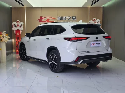 Toyota Crown Kluger