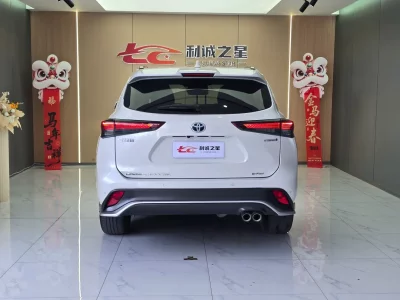 Toyota Crown Kluger