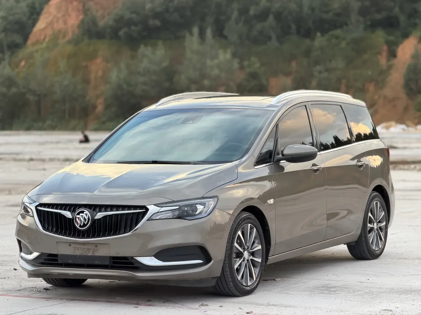 Buick GL6