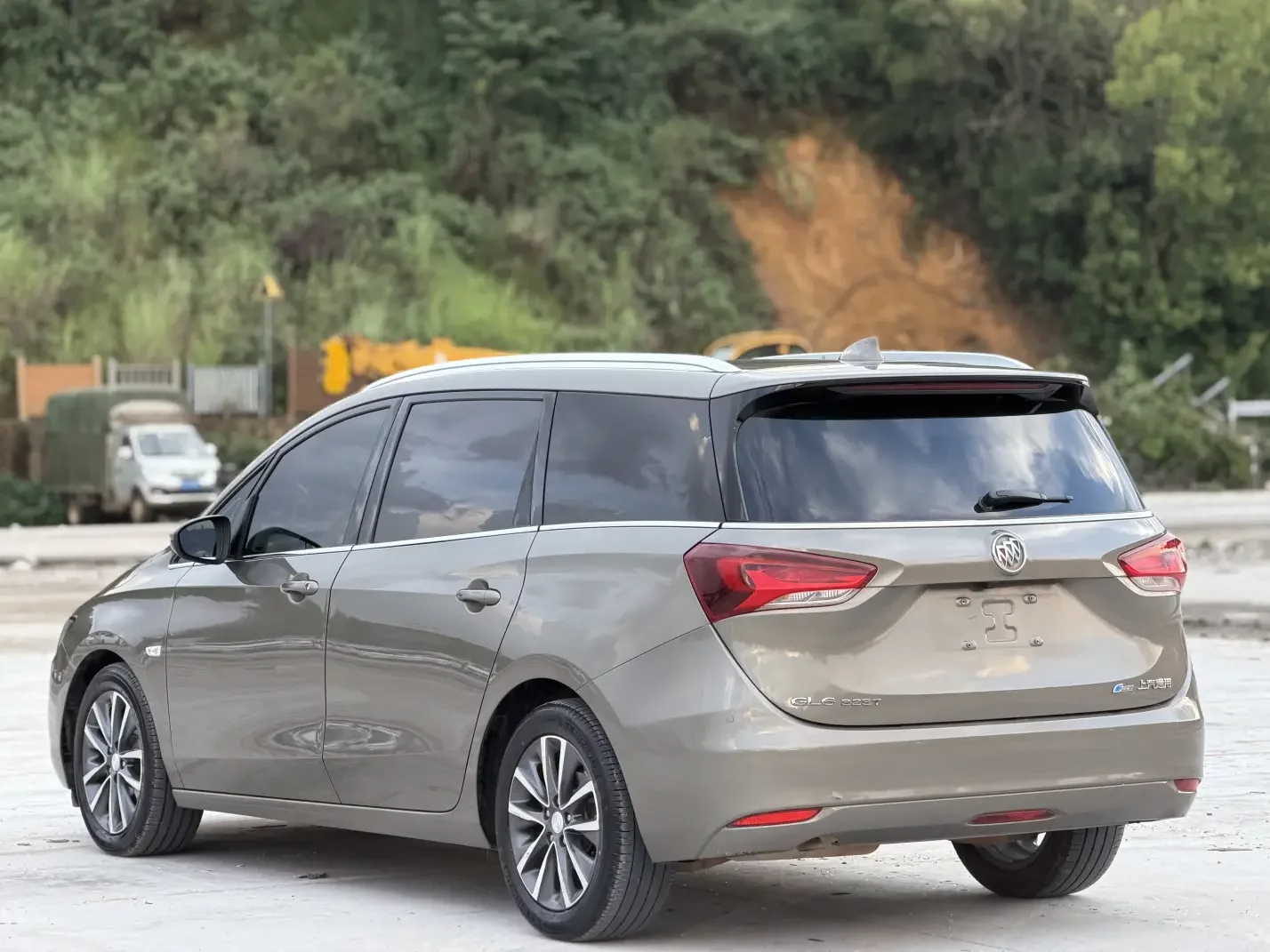 Buick GL6