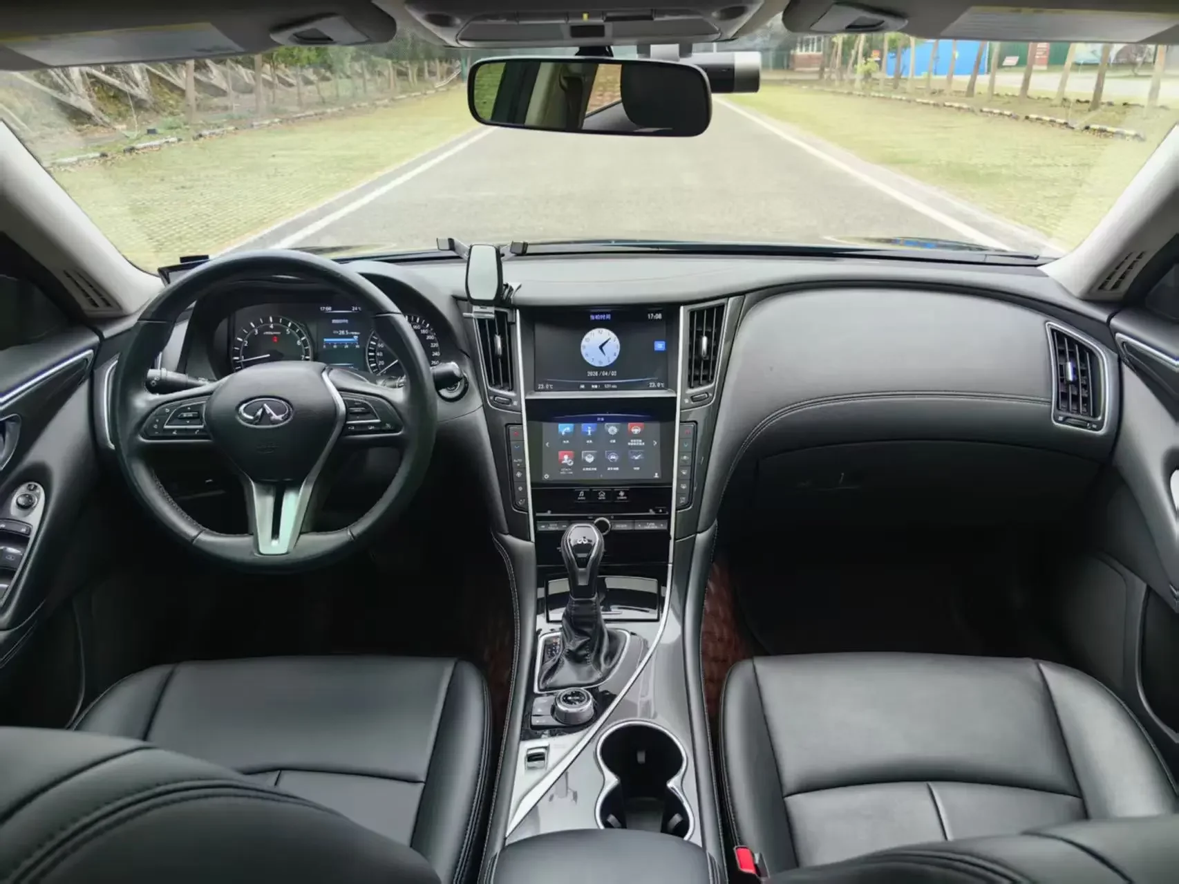 Infiniti Q50L