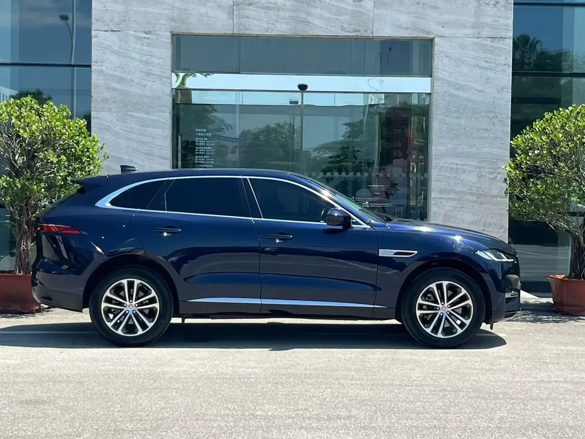 Jaguar F-PACE