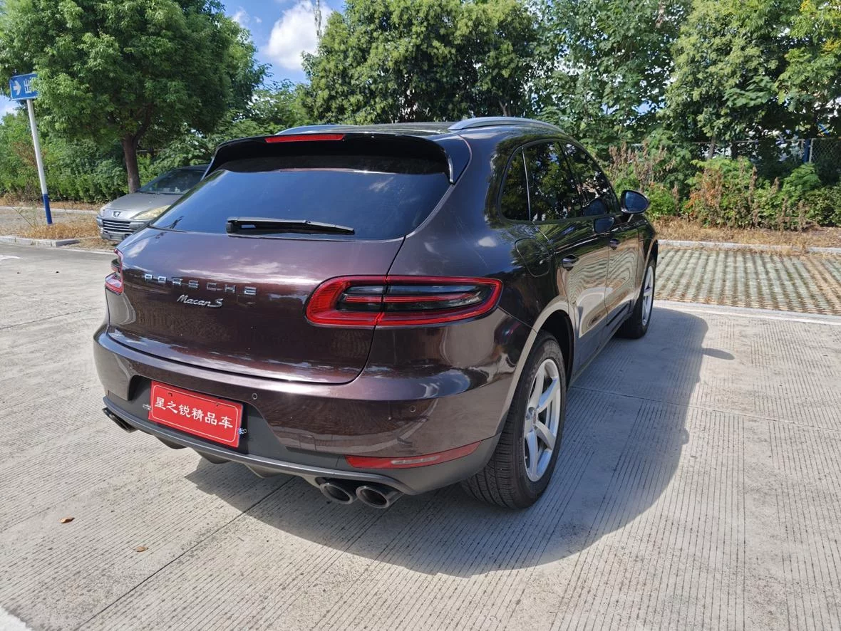 Porsche Macan