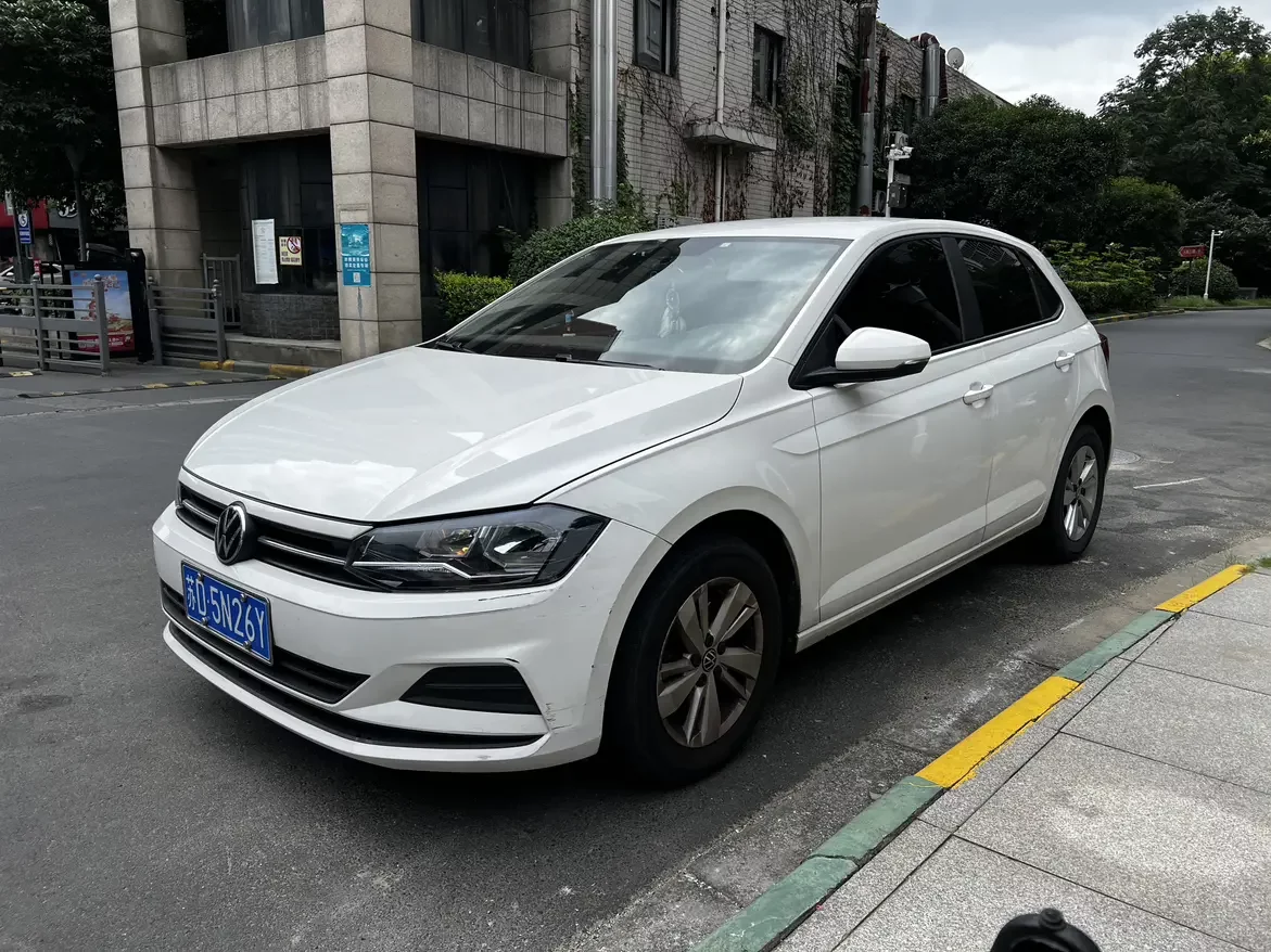Volkswagen Polo  из Китая
