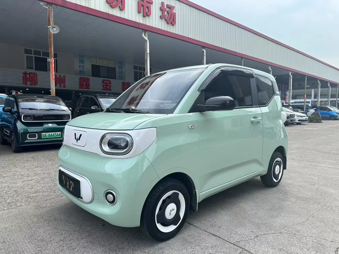 Wuling Hongguang MINIEV  из Китая