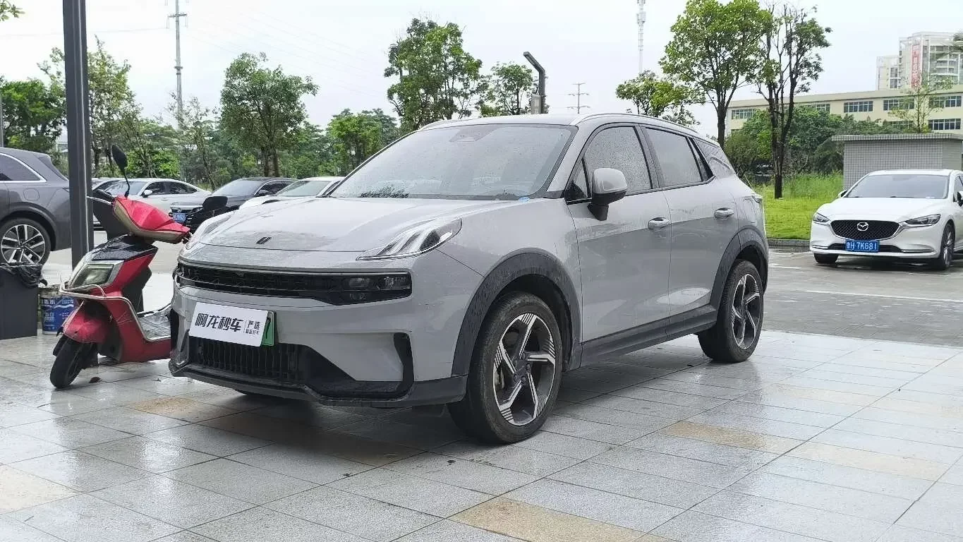 Lynk & Co 06 EM-P